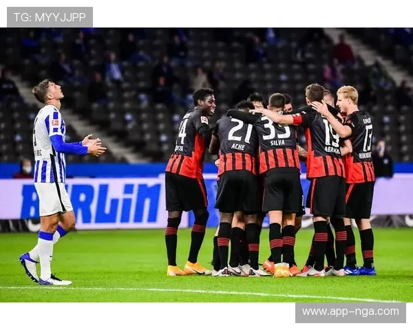 法兰克福vs多特蒙德：“法鹰”锋线人荒+防守漏风，多特冲击9轮不败