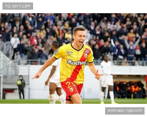 朗斯主场七连胜势不可挡，欧塞尔客场一胜难求